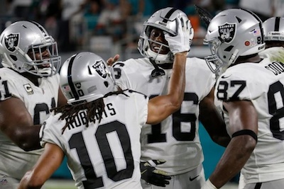 Raiders vence a los Delfines en domingo por la noche