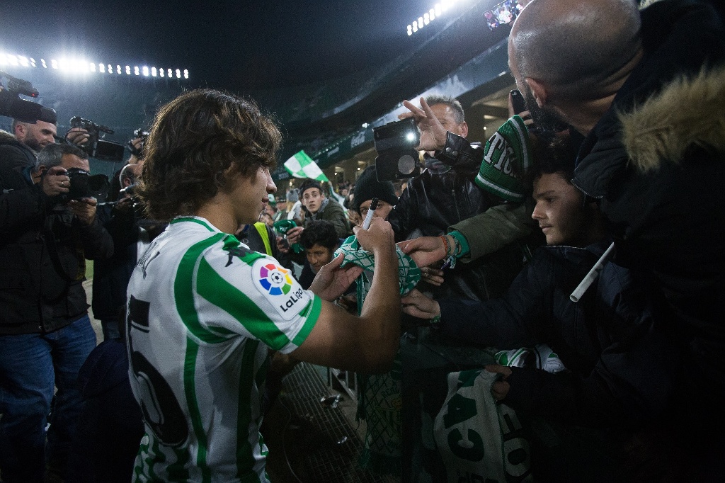 Hay que darle un margen, tiempo: DT del Betis y la llegada de Lainez