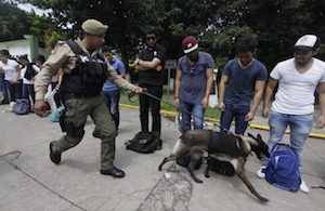 Un show, el operativo mochila en el Tecnológico de Veracruz: excatedrático