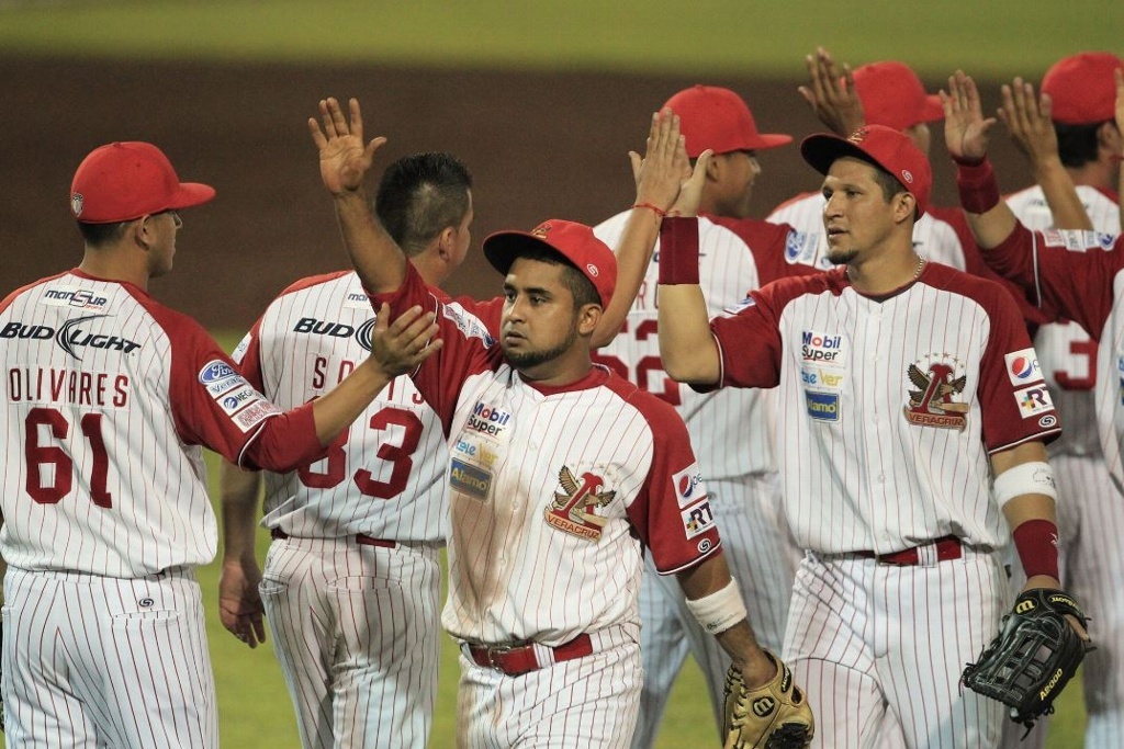 El Águila de Veracruz regresa a la LMB, anuncia López Obrador