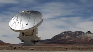 Telescopio ALMA revela estrella joven atrapada en trampa de polvo