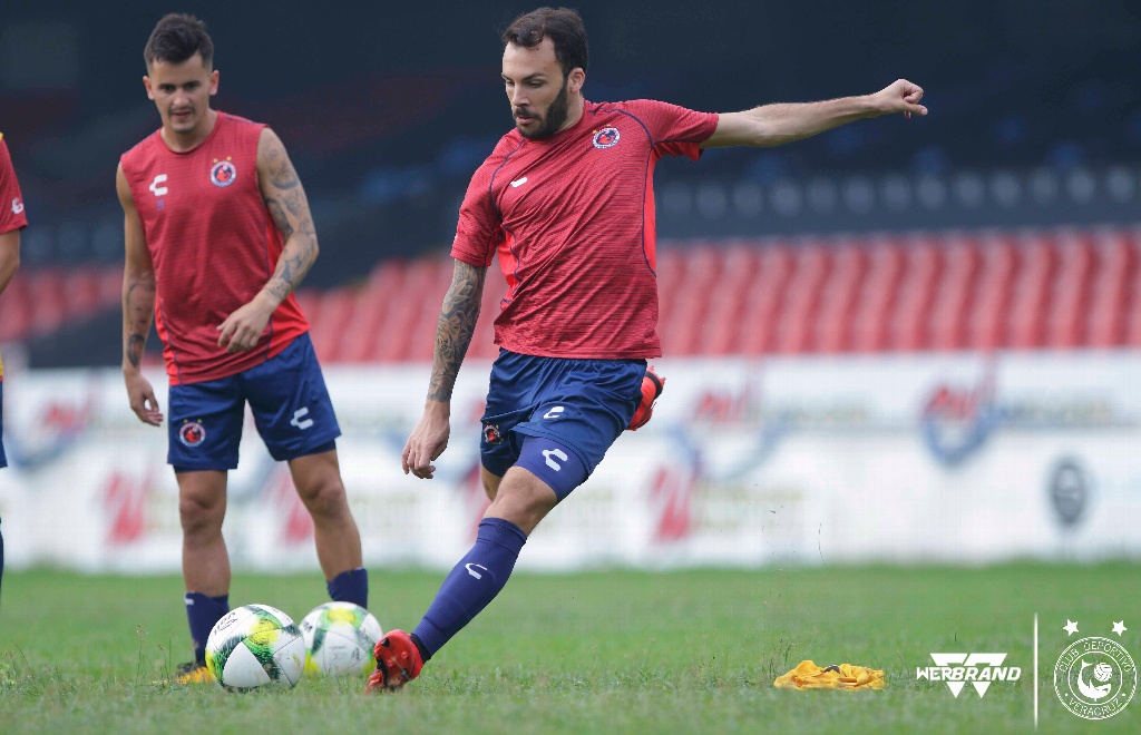 Sebastián Rodríguez con las ganas de iniciar con el Tiburón