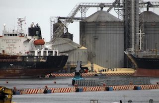 Hay 2 desaparecidos y 3 heridos por desplome de silo en la zona portuaria de Veracruz