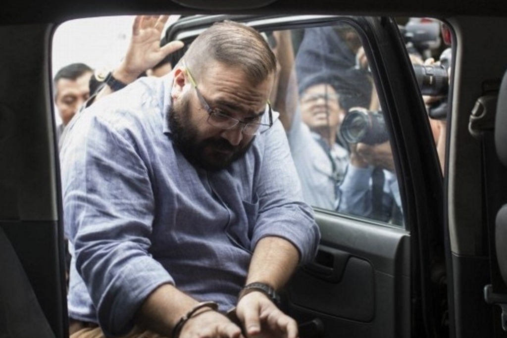 Notifican orden de aprehensión a Javier Duarte