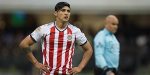Alan Pulido sufre accidente automovilístico en Zapopan
