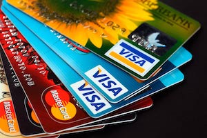 Uno de cada tres que tiene tarjeta de crédito no la usa