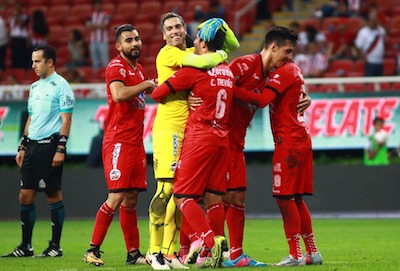 Lobos BUAP derrota a Chivas en primer partido de Liga MX tras sismo
