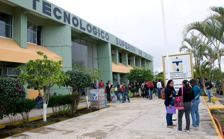Detienen a líder sindical del Tecnológico de Xalapa acusado de peculado