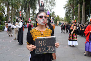 Con altares y catrinas celebran el Día de Muertos en Xalapa