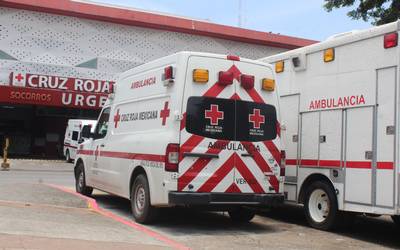 Mujer motociclista es atropellada por un autobús en la avenida Lázaro Cárdenas, en Xalapa.