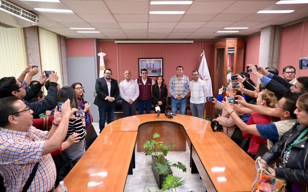 Donan diputadas y diputados un mes de salario a damnificados