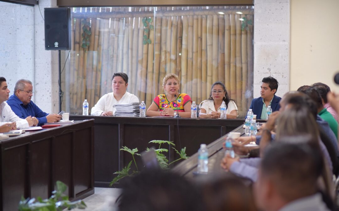 Capacitan a munícipes de la región de Papantla en materia de entrega-recepción