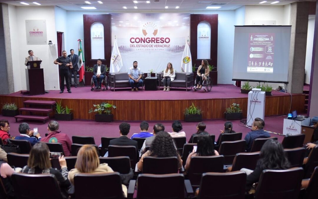 Participa diputado en foro Función pública y discapacidad