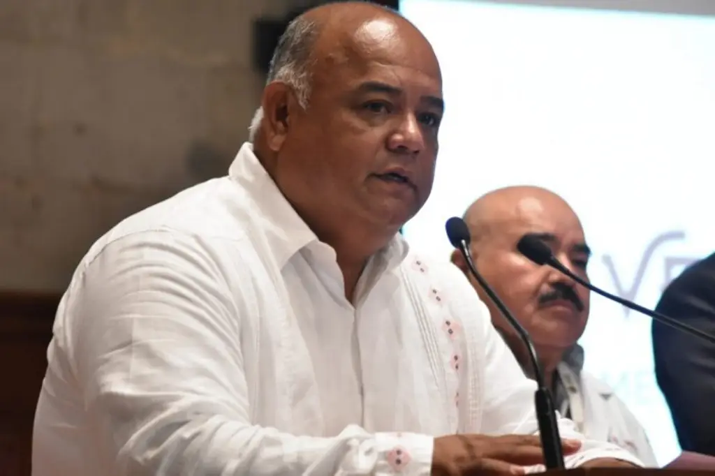 «No soy piñata de nadie»: responde Eric Cisneros a Zenyazen Escobar