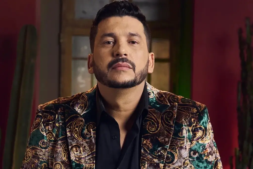Luis Ángel «El Flaco» apuesta por una fusión musical sin fronteras con «Tequila y Guaro»