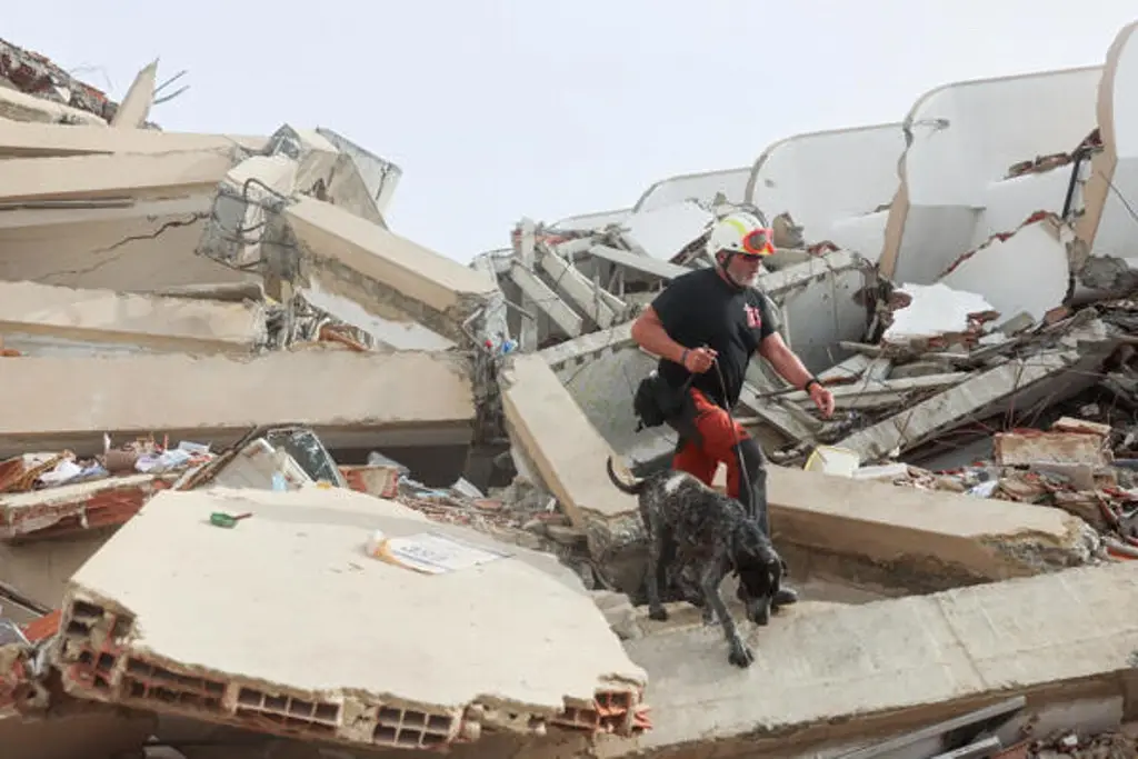 Venezuela cumple seis meses sin Nicolás Maduro devastada por los terremotos
