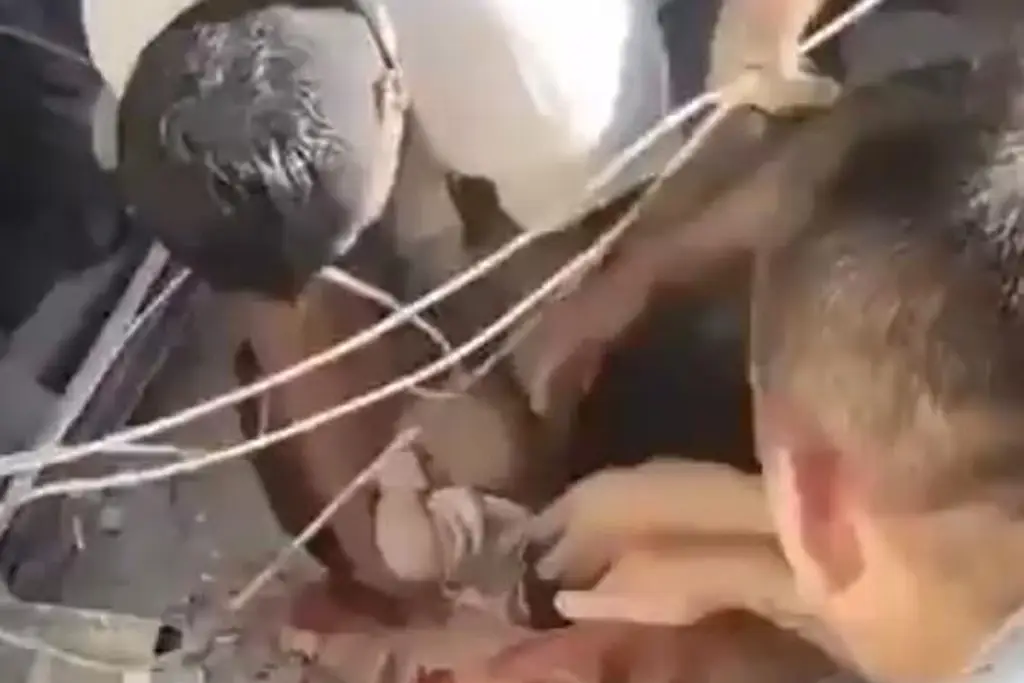 Tiene apenas 6 meses y quedó atrapado en escombros tras terremoto en Colombia (+Video)