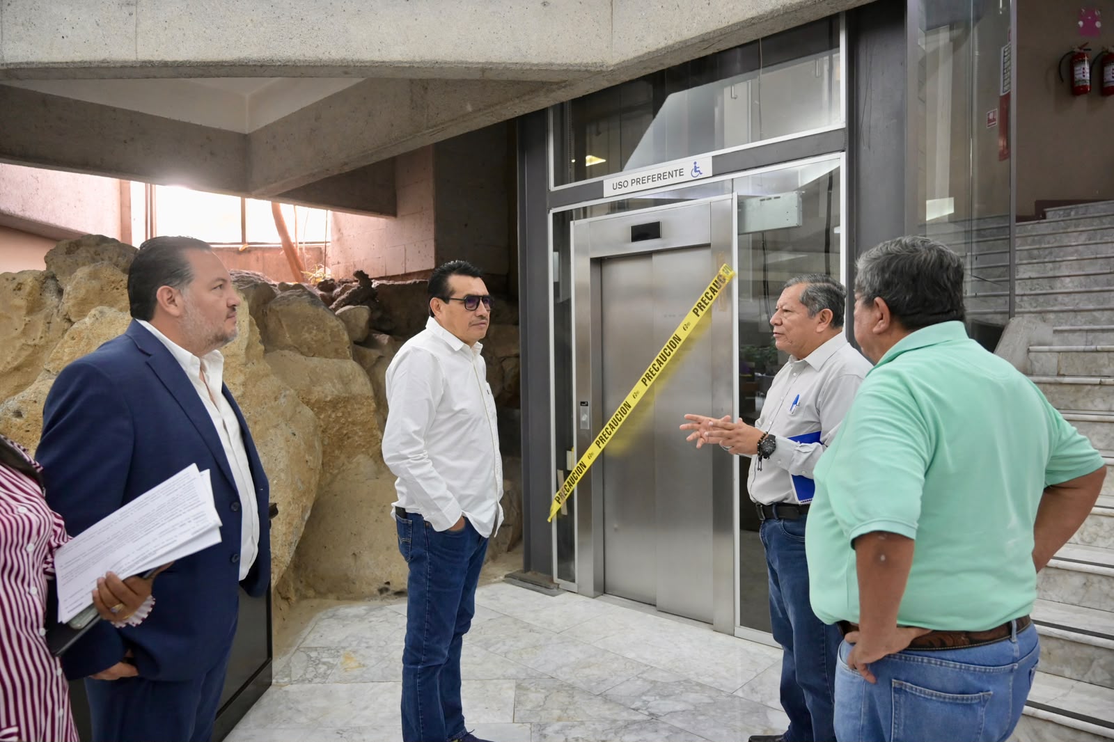 Supervisa presidente de la Jucopo trabajos de mantenimiento al inmueble del Congreso